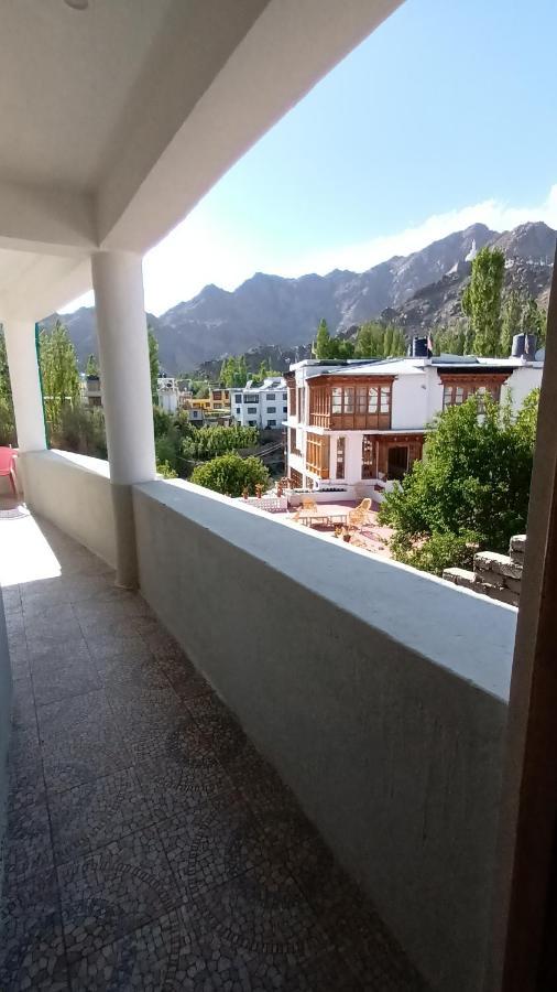 Gonbo Guest House Leh Exterior foto